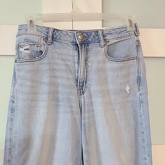 American Eagle Outfitters Light Wash Wide Leg Baggy Jeans Raw Hem Y2k Size 6 - Picture 2 of 7